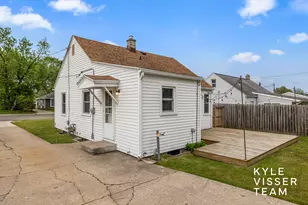 331 41st St SW, Wyoming, MI 49548 - Photo 25