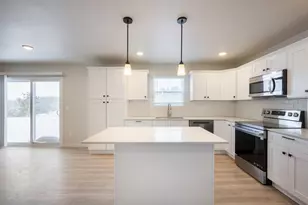 2328 Anchor Ave, Traverse City, MI 49686 - Photo 11