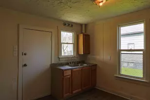 28 E Henry St, River Rouge, MI 48218 - Photo 3
