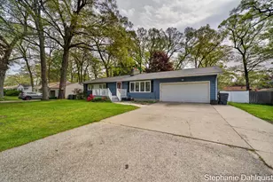 1490 Sunview St, Muskegon, MI 49445 - Photo 3