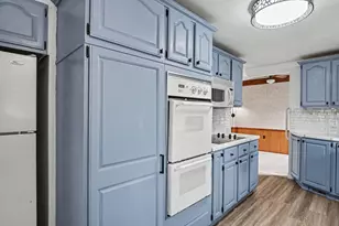 751 Larkspur Ave NW, Grand Rapids, MI 49504 - Photo 7