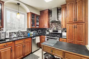 19181 Berkeley Rd, Detroit, MI 48221 - Photo 9