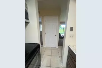 1472 W Chateau Vert Street #D, Ypsilanti, MI 48197 - Photo 11