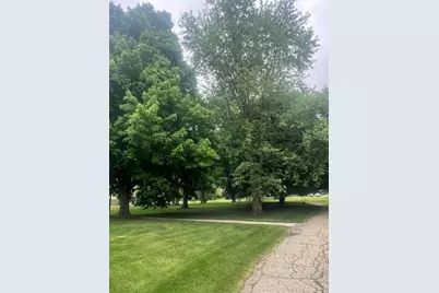 1472 W Chateau Vert Street #D, Ypsilanti, MI 48197 - Photo 25