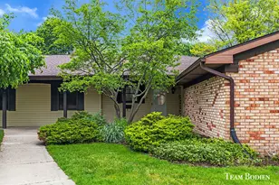 201 Bona Vista Dr NW, Grand Rapids, MI 49504 - Photo 1