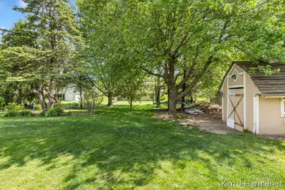 2508 Greenings Avenue NE, Grand Rapids, MI 49525 - Photo 25