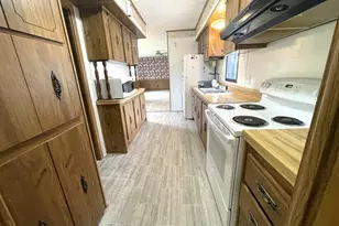 855 W Jefferson St, Grand Ledge, MI 48837 - Photo 5