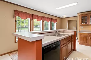 15707 New Holland St, Holland, MI 49424 - Photo 9