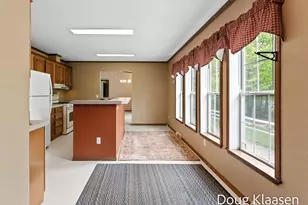 15707 New Holland St, Holland, MI 49424 - Photo 5
