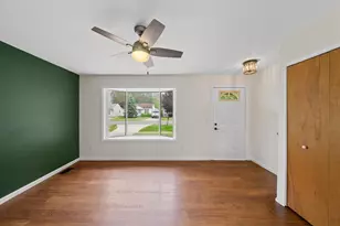 15420 Burr St, Taylor, MI 48180 - Photo 9