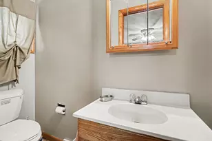 313 Thelma Dr, Battle Creek, MI 49014 - Photo 21