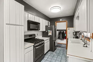 313 Thelma Dr, Battle Creek, MI 49014 - Photo 7