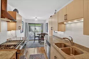 2202 Applewood Ct, Ann Arbor, MI 48103 - Photo 11
