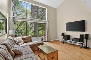 2202 Applewood Ct, Ann Arbor, MI 48103 - Photo 5