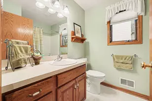 2045 Meadowdale Dr NW, Grand Rapids, MI 49504 - Photo 23