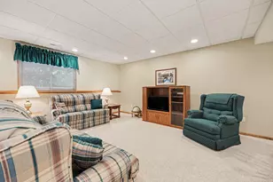 2045 Meadowdale Dr NW, Grand Rapids, MI 49504 - Photo 25