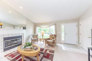 3843 Fox Glen Dr, Ann Arbor, MI 48108 - Photo 15