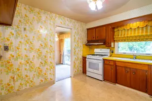 33277 W 11 Mile Rd, Farmington, MI 48336 - Photo 31