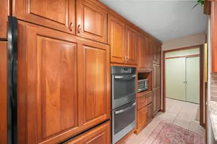 2595 Fox Chase Dr, Troy, MI 48098 - Photo 25