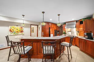 2595 Fox Chase Dr, Troy, MI 48098 - Photo 21