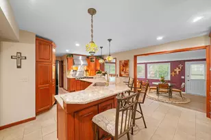 2595 Fox Chase Dr, Troy, MI 48098 - Photo 19
