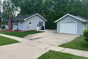 502 E South St, Hastings, MI 49058 - Photo 3