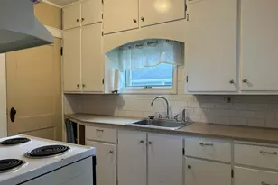 502 E South St, Hastings, MI 49058 - Photo 5