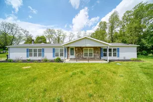 120 Kathy Ln, Brooklyn, MI 49230 - Photo 1