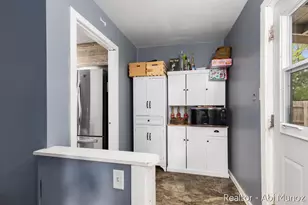 2852 Longstreet Ave SW, Wyoming, MI 49509 - Photo 11