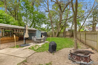 2852 Longstreet Avenue SW, Wyoming, MI 49509 - Photo 17