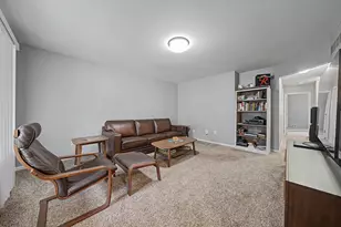 41520 Janet Cir, Clinton, MI 48038 - Photo 7