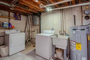2053 Yorktown Dr, Ann Arbor, MI 48105 - Photo 43
