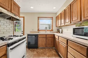 1308 Ellsmere St NE, Grand Rapids, MI 49505 - Photo 11