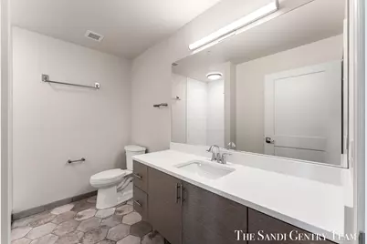 110 W Savidge Street #203, Spring Lake, MI 49456 - Photo 23