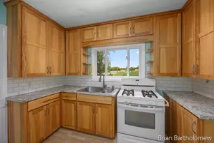 1635 Burton St SE, Grand Rapids, MI 49506 - Photo 9