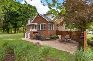 1346 W Marquette Woods Rd, Saint Joseph, MI 49085 - Photo 3