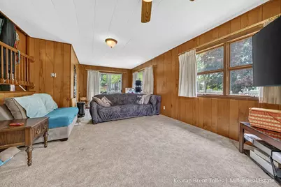527 N Boltwood Street, Hastings, MI 49058 - Photo 11