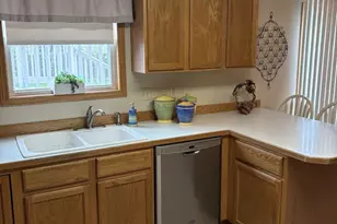8876 Swancrest Dr, Saginaw, MI 48609 - Photo 17