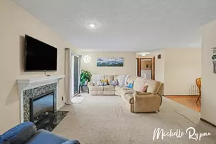 840 Brook Village Ct, Holland, MI 49423 - Photo 9