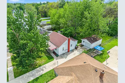 853 Addison, Adrian, MI 49221 - Photo 3