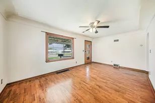 853 Addison, Adrian, MI 49221 - Photo 7