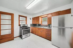 853 Addison, Adrian, MI 49221 - Photo 11
