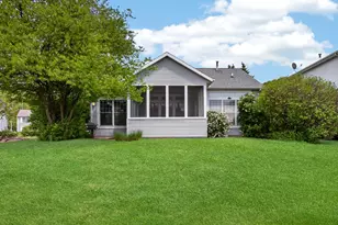 604 N Cygnet Lake Dr, Benton Harbor, MI 49022 - Photo 3