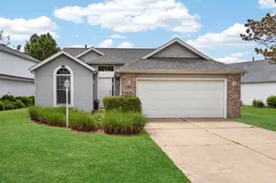 604 N Cygnet Lake Dr, Benton Harbor, MI 49022 - Photo 1
