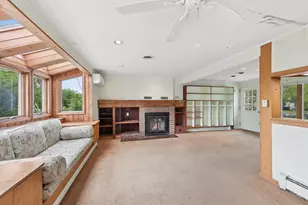 415 Ridgeway St, Saint Joseph, MI 49085 - Photo 3