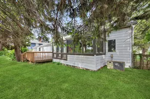 415 Ridgeway St, Saint Joseph, MI 49085 - Photo 31
