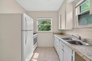 242 W High St, Jackson, MI 49203 - Photo 21