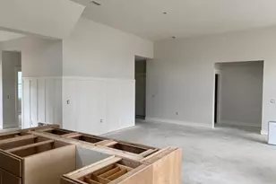 4715 Knapp Bluff Dr NE, Grand Rapids, MI 49525 - Photo 19