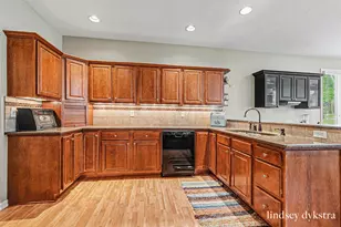 2320 Red Oak Ct NW, Grand Rapids, MI 49504 - Photo 5