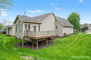 2320 Red Oak Ct NW, Grand Rapids, MI 49504 - Photo 27